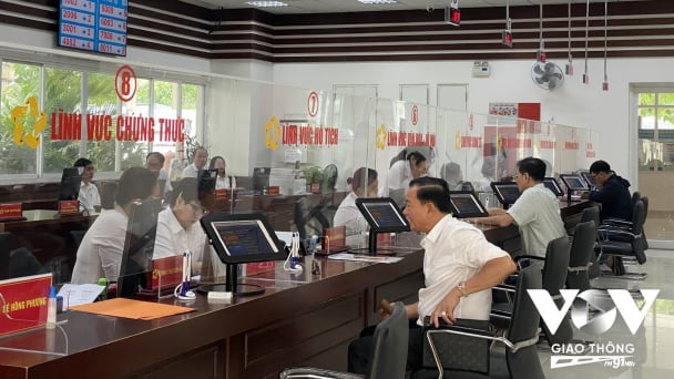 Phấn khởi trong ngày đầu vận hành chính quyền 2 cấp tại TPHCM