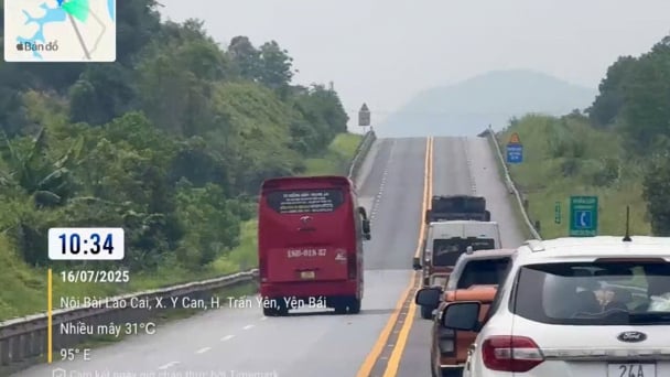 Xử phạt hai tài xế xe khách vượt ẩu, đi sai làn trên cao tốc Nội Bài – Lào Cai