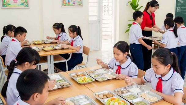 Phụ huynh băn khoăn khi phải viết đơn để được hỗ trợ suất ăn bán trú