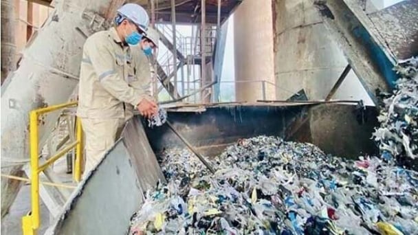Dùng rác thải nhựa làm chất đốt sản xuất xi măng, nhất cử lưỡng tiện