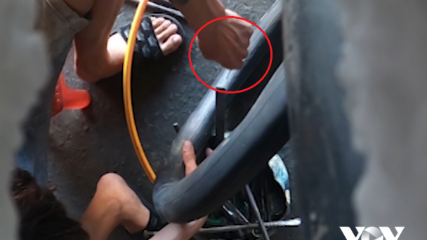Đinh tặc hay cái gai cắm sâu vào niềm tin