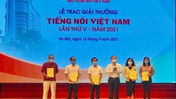 Kênh VOV Giao thông được trao giải A giải thưởng Tiếng nói Việt Nam