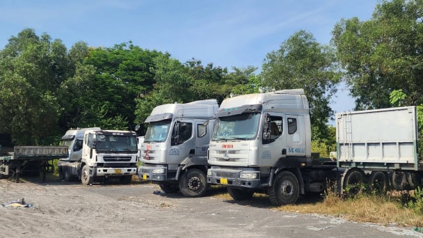 Chật vật tìm tài xế xe hạng nặng