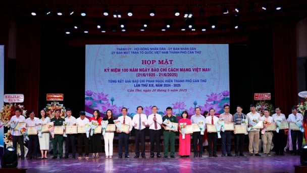 VOV Giao thông ghi dấu ấn đậm nét tại ĐBSCL với loạt giải thưởng báo chí