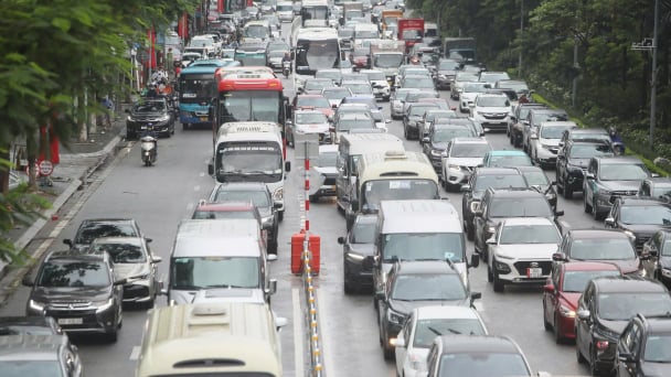 Đường Võ Chí Công và Phạm Văn Đồng: Phân làn để an toàn hay đánh đố