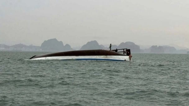 Chờ đợi kết quả điều tra vụ lật tàu ở Hạ Long