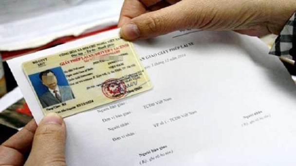 Dùng GPLX giả, bị phạt tới 20 triệu đồng