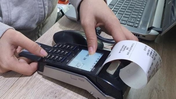 Từ 1/6, hộ kinh doanh phải dùng hóa đơn điện tử khởi tạo từ máy tính tiền