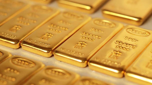 Giá vàng thế giới rớt gần 1%: Nhu cầu trú ẩn suy yếu