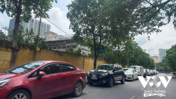 Nút thắt giao thông từ thói quen đỗ xe tùy tiện