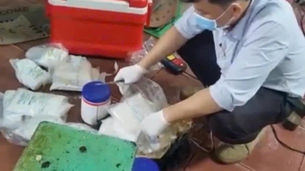 Phát hiện 3 cơ sở ngâm hoa chuối bằng hóa chất