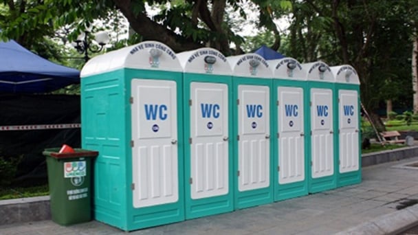 Đi hội xem 2/9, kiếm nhà vệ sinh công cộng ở đâu?
