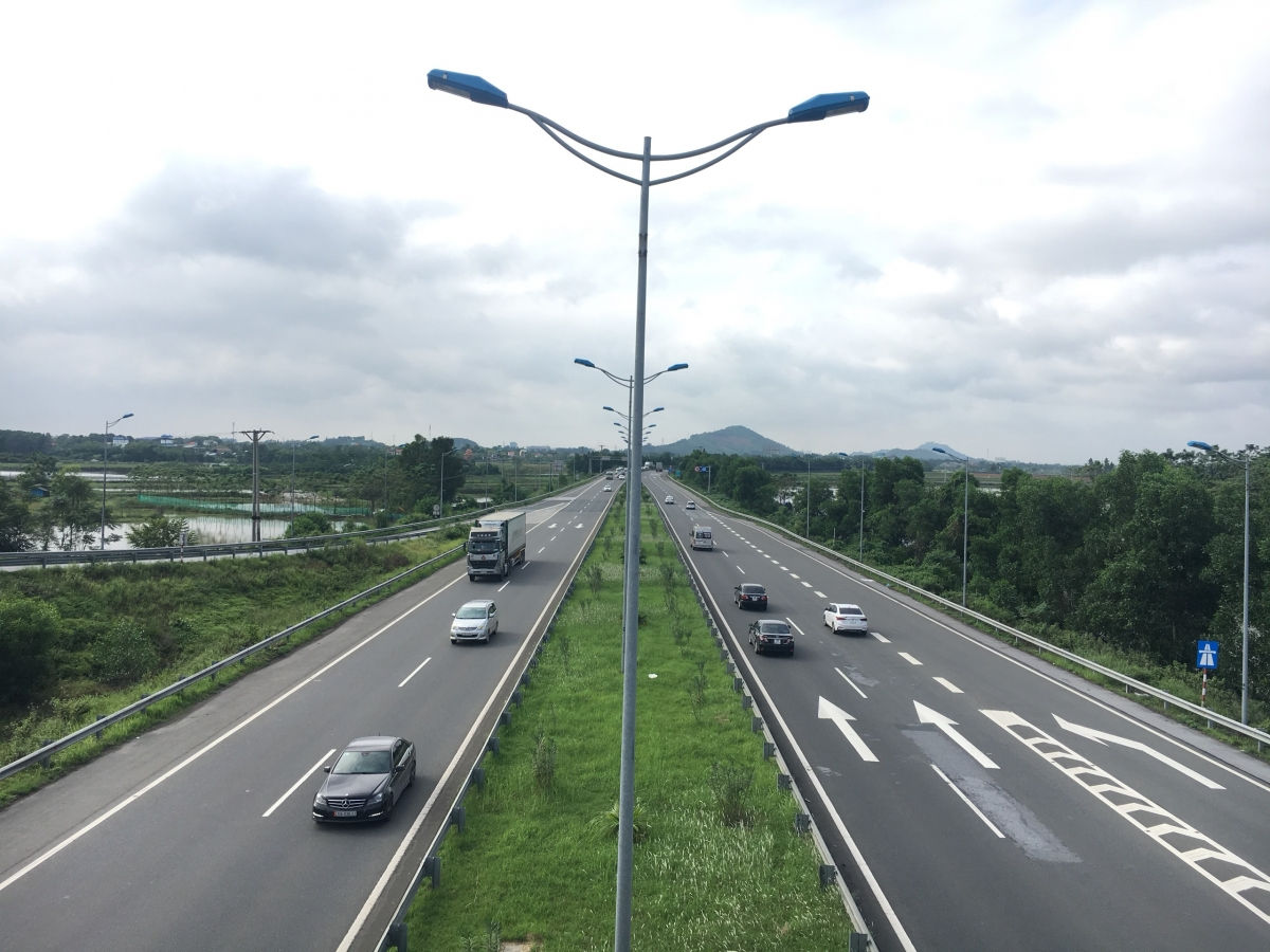 Từ nay đến cuối năm Khu quản lý đường bộ I - Cục đường bộ Việt Nam tiếp tục nâng cấp, bảo trì và triển khai kế hoạch đảm bảo trật tự an toàn giao thông trên các tuyến đường đơn vị quản lý.