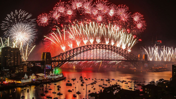 Màn bắn pháo hoa đón năm mới ở Cầu cảng Sydney. Ảnh: Sky News