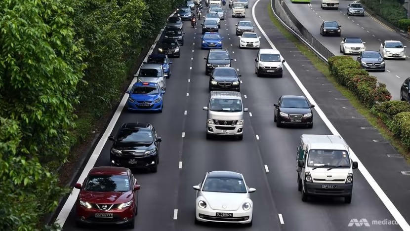Chi phí cho giấy chứng nhận quyền sở hữu phương tiện (được gọi là COE) tại Singapore liên tục đạt mức kỷ lục. Ảnh: CNA