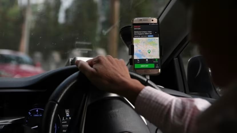 Chính sách của Grab cho thấy để nhận được mức thưởng tiền mặt cao nhất, tài xế phải hoàn thành 200 chuyến mỗi tuần trong 4 tuần. Nếu hoàn thành 125 chuyến mỗi tuần, mức thưởng sẽ thấp hơn. (Ảnh: TODAY)