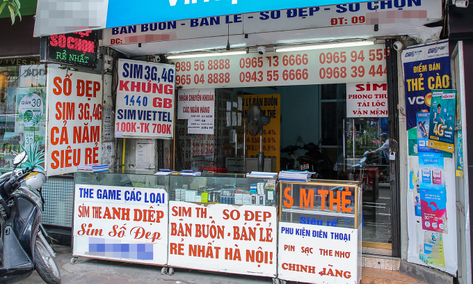 Một cửa hàng bán sim tại Hà Nội. Ảnh: Vnexpress