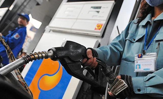 Từ chiều nay giá xăng-dầu vừa được điều chỉnh tăng - Ảnh minh họa