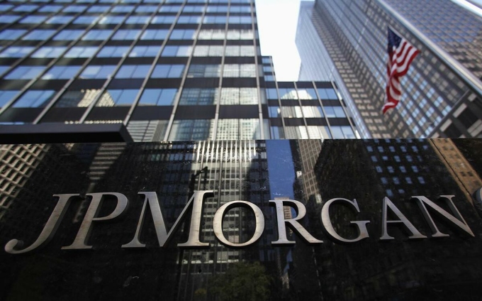 Bên ngoài trụ sở của JPMorgan Chase tại New York (Mỹ). Ảnh: Reuters
