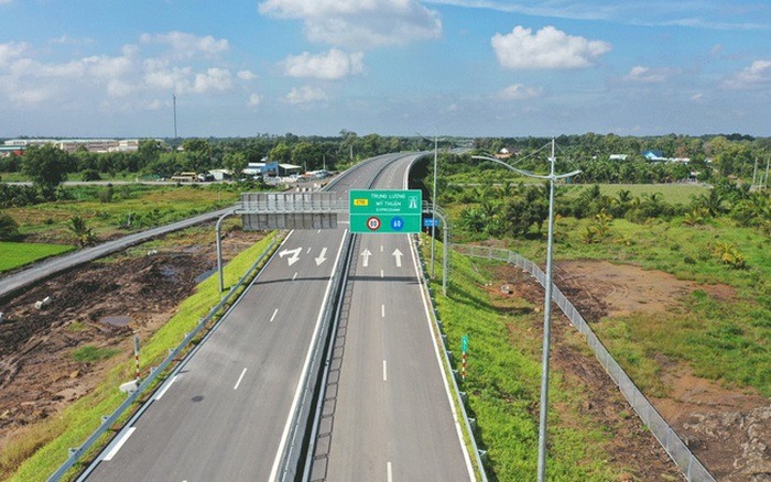 Cao tốc Trung Lương - Mỹ Thuận không có làn dừng khẩn cấp. Ảnh: Lao động