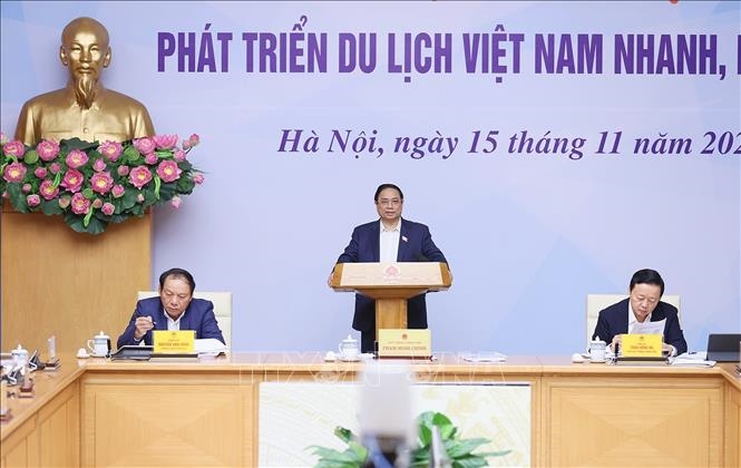 Thủ tướng Phạm Minh Chính chủ trì hội nghị. Ảnh: TTXVN