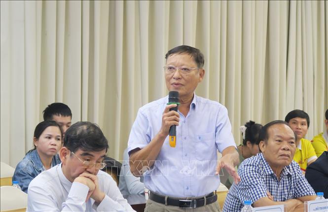 Ông Văn Tấn Phụng - Chủ tịch HĐQT Công ty Cổ phần Dầu khí Đồng Nai phát biểu ý kiến. 