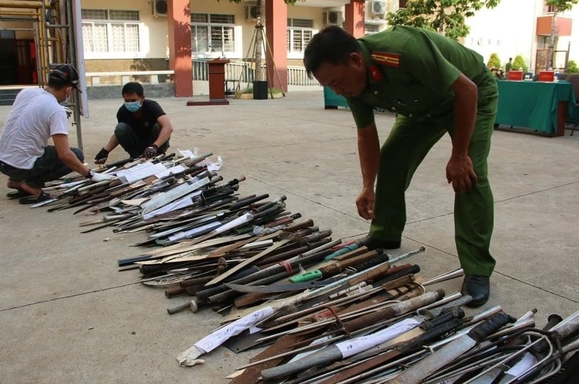 Bộ Công an đề xuất đưa dao vào danh mục vũ khí thô sơ (nguồn: plo.vn)