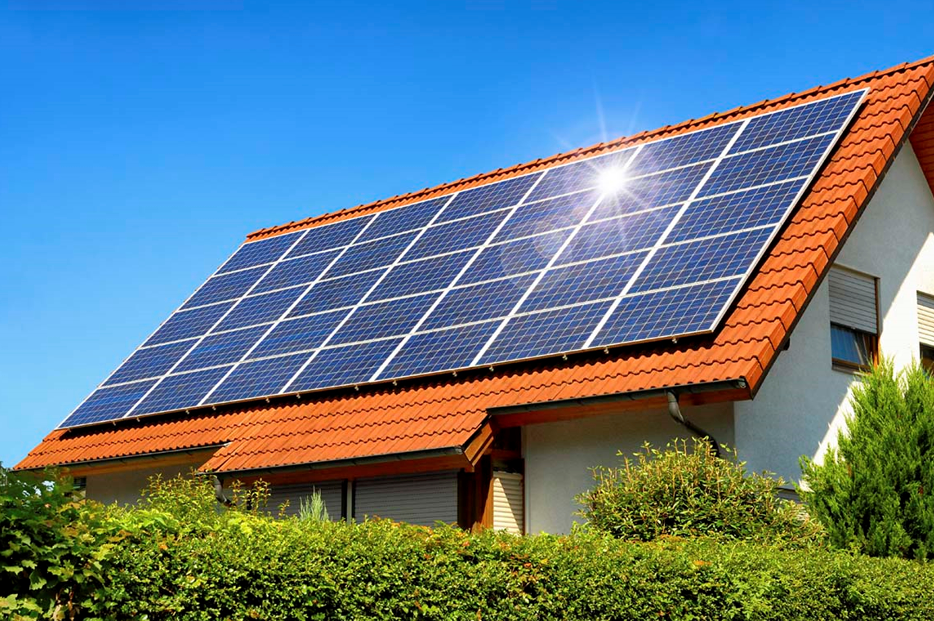 Đề xuất điện mặt trời mái nhà phát lên lưới điện nhưng không được trả tiền (Ảnh: Laodong)