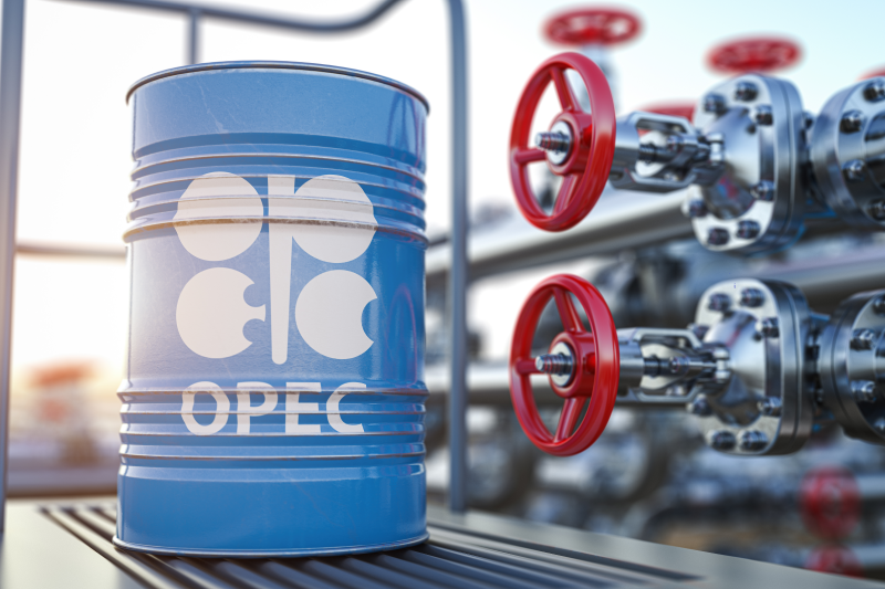 Thị trường dầu mỏ đối mặt tình trạng thiếu hụt nguồn cung nghiêm trọng trong 3 tháng cuối năm nay. Ảnh: AP
