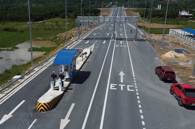 Mô hình trạm thu phí bỏ barie đầu vào tuyến cao tốc Nha Trang - Cam Lâm