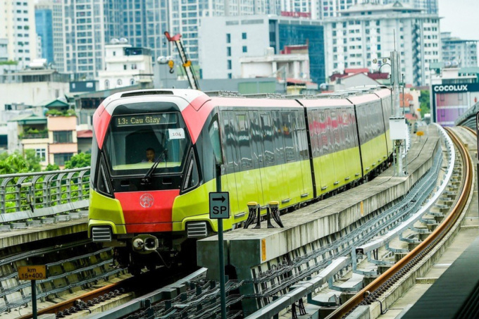 Tàu tuyến metro Nhổn - ga Hà Nội. Ảnh: MRB
