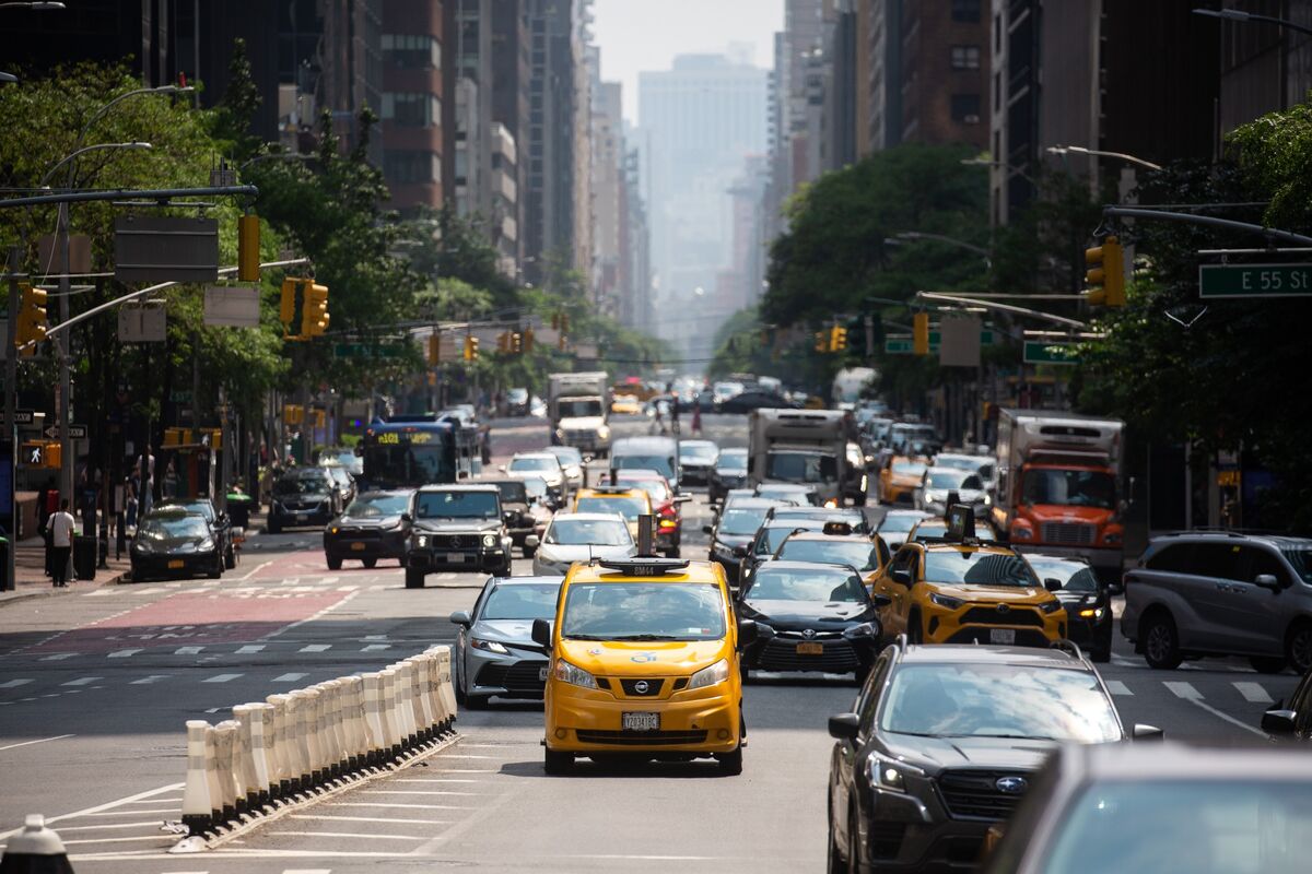 Tài xế đi vào khu trung tâm New York có thể phải trả phí từ năm 2024. Ảnh: Bloomberg