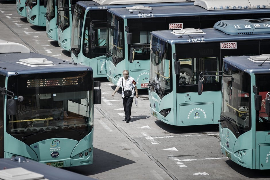 Năm 2017, Thâm Quyến của Trung Quốc là thành phố đầu tiên trên thế giới sử dụng 100% xe buýt chạy bằng điện. Ảnh: Getty
