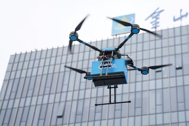 Một chiếc drone của công ty giao đồ ăn Trung Quốc Ele.me. Ảnh: REUTERS