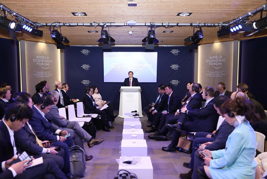 Thủ tướng Phạm Minh Chính phát biểu tại đối thoại chiến lược với các tập đoàn hàng đầu là thành viên WEF ngày 16-1 - Ảnh: Nhật Bắc