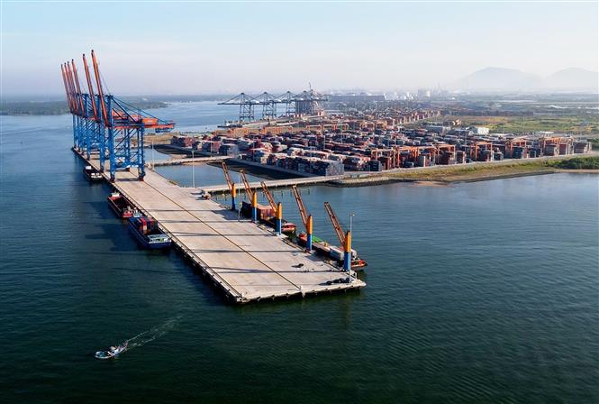 Yêu cầu hạ tầng bền vững Một góc cảng biển Cái Mép - Thị Vải. Ảnh: Đoàn Mạnh Dương/TTXVN