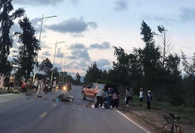 Hiện trường vụ tai nạn giao thông kinh hoàng tại Nghệ An. Ảnh: Tiền Phong