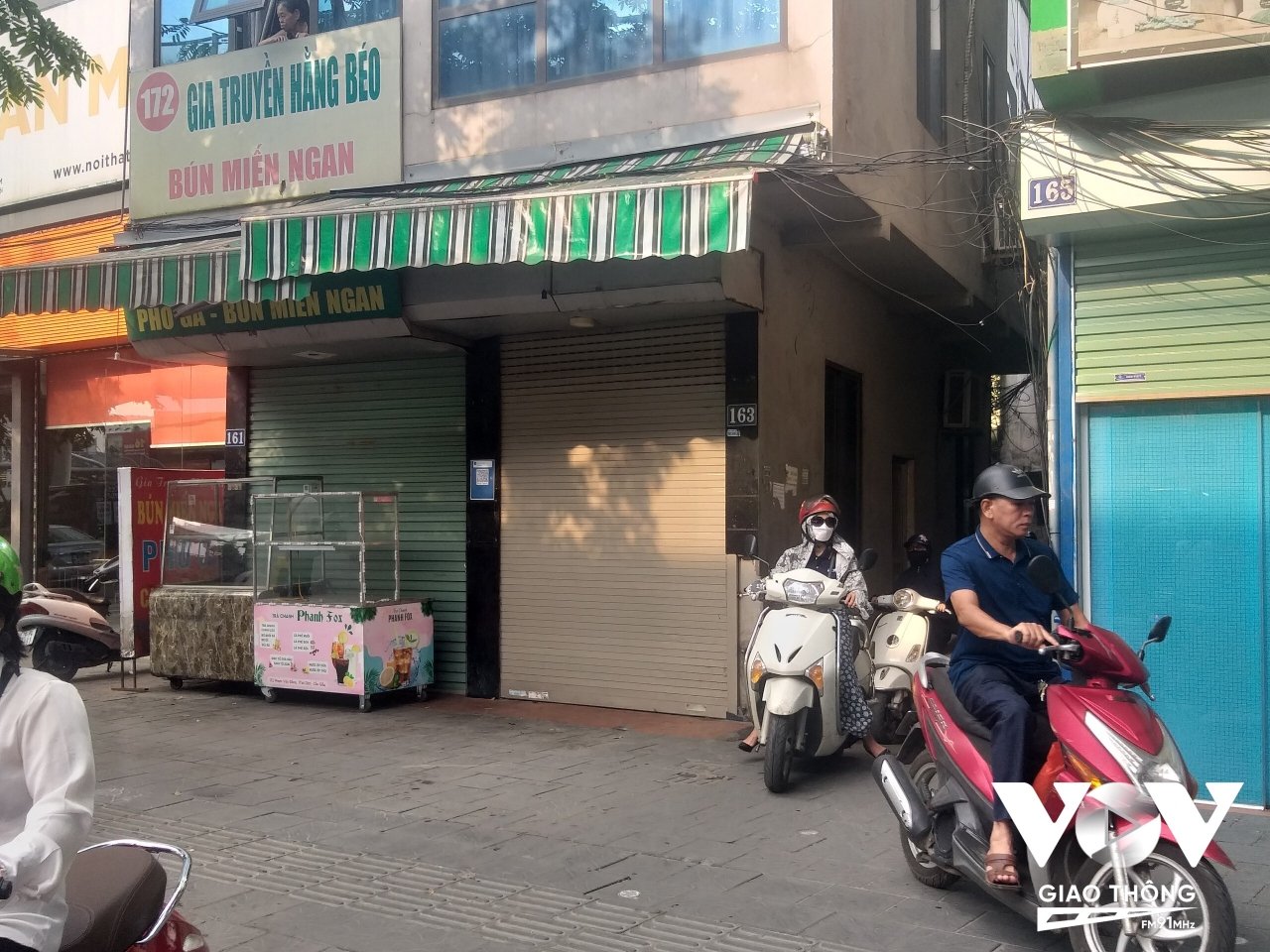 Ngõ 163 Phạm Văn Đồng- nơi xuất hiện nhiều mô tô, xe máy đi ngược chiều