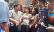 Thủ tướng Phạm Minh Chính kiểm tra hiện trường vụ cháy chung cư mini và thăm các nạn nhân
