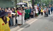 Cả đêm không ngủ, chỉ mong được chiêm bái Xá lợi Phật