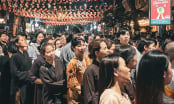 Người dân xếp hàng xuyên đêm chờ chiêm bái xá lợi Phật