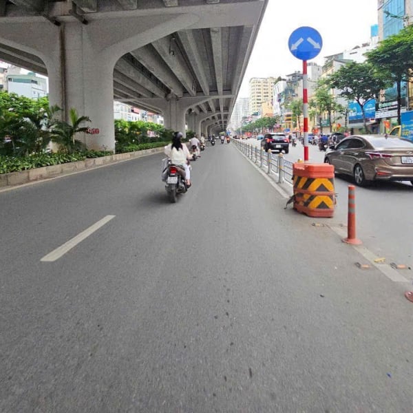 Trắc trở phân làn, Hà Nội liệu có nên theo đuổi?