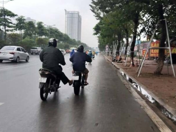 Điều khiển xe để đẩy xe của người khác, có vi phạm luật?