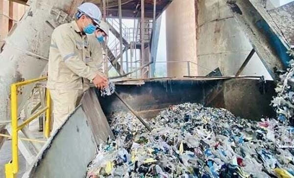 Dùng rác thải nhựa làm chất đốt sản xuất xi măng, nhất cử lưỡng tiện