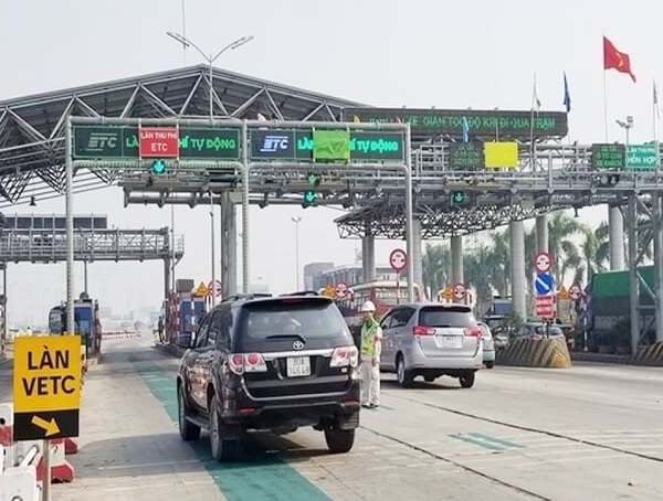 Nhà cung cấp dịch vụ làm việc với Ngân hàng để chuyển tiền từ tài khoản thu phí sang tài khoản giao thông