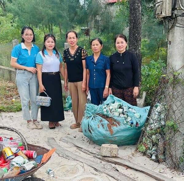 Thu gom rác thải nhựa, biến rác thành tiền