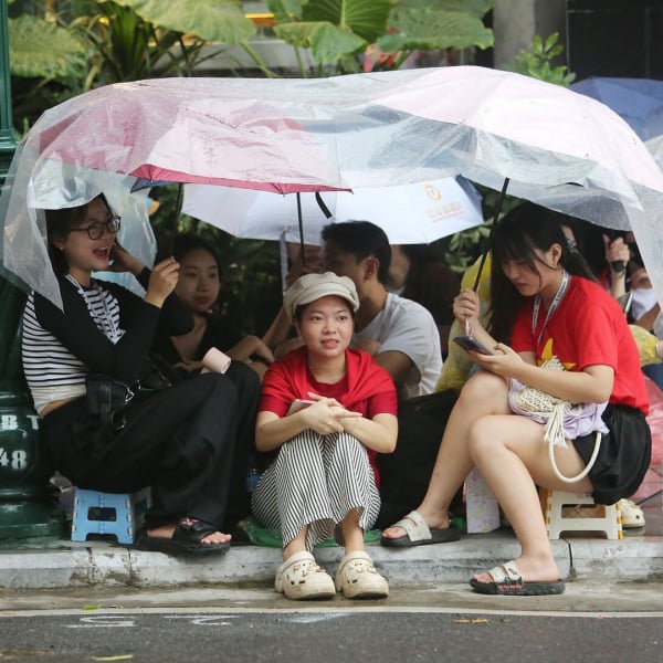 Đi xem A80: Chuẩn bị gì nếu trời mưa
