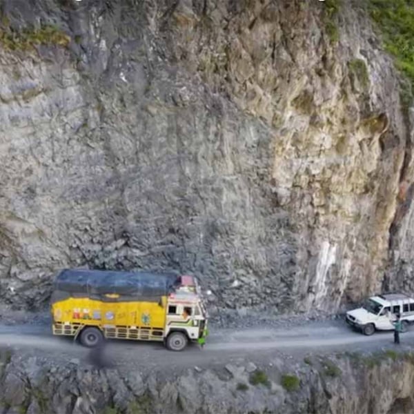 Cung đường tử thần Kilar: Nơi thử thách bản lĩnh phi thường của những 'vua đường núi'