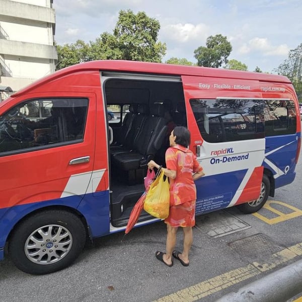 Sử dụng xe van nhỏ kết nối đầu - cuối với hệ thống GTCC
