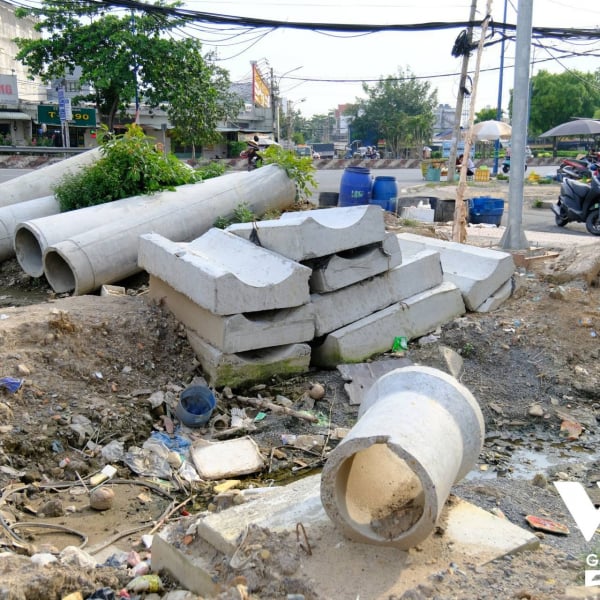 Dự án kênh Tham Lương: Ngổn ngang chờ vật liệu
